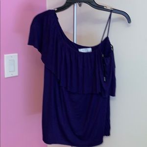 One shoulder top
